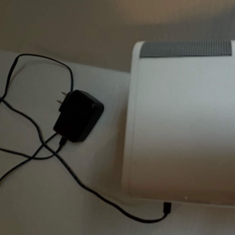 White Noise Machine with Multiple Sound Options Battery and Plug in - Picture 8 of 10